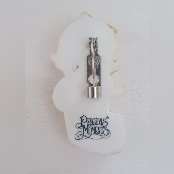 Vintage 1999 Precious Moments Angel Pin - Picture 5 of 5